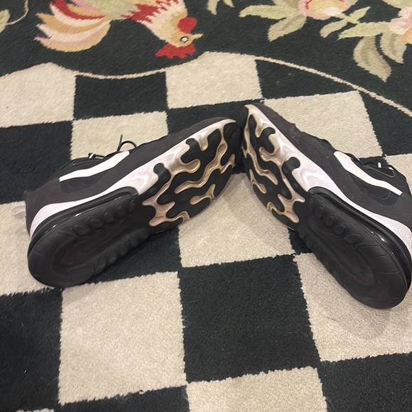 Nike 270 - Picture 4 of 4